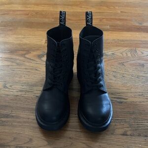 Dr. Martens 1460 PASCAL WOMEN'S MONO LACE UP BOOTS Size 8 all black